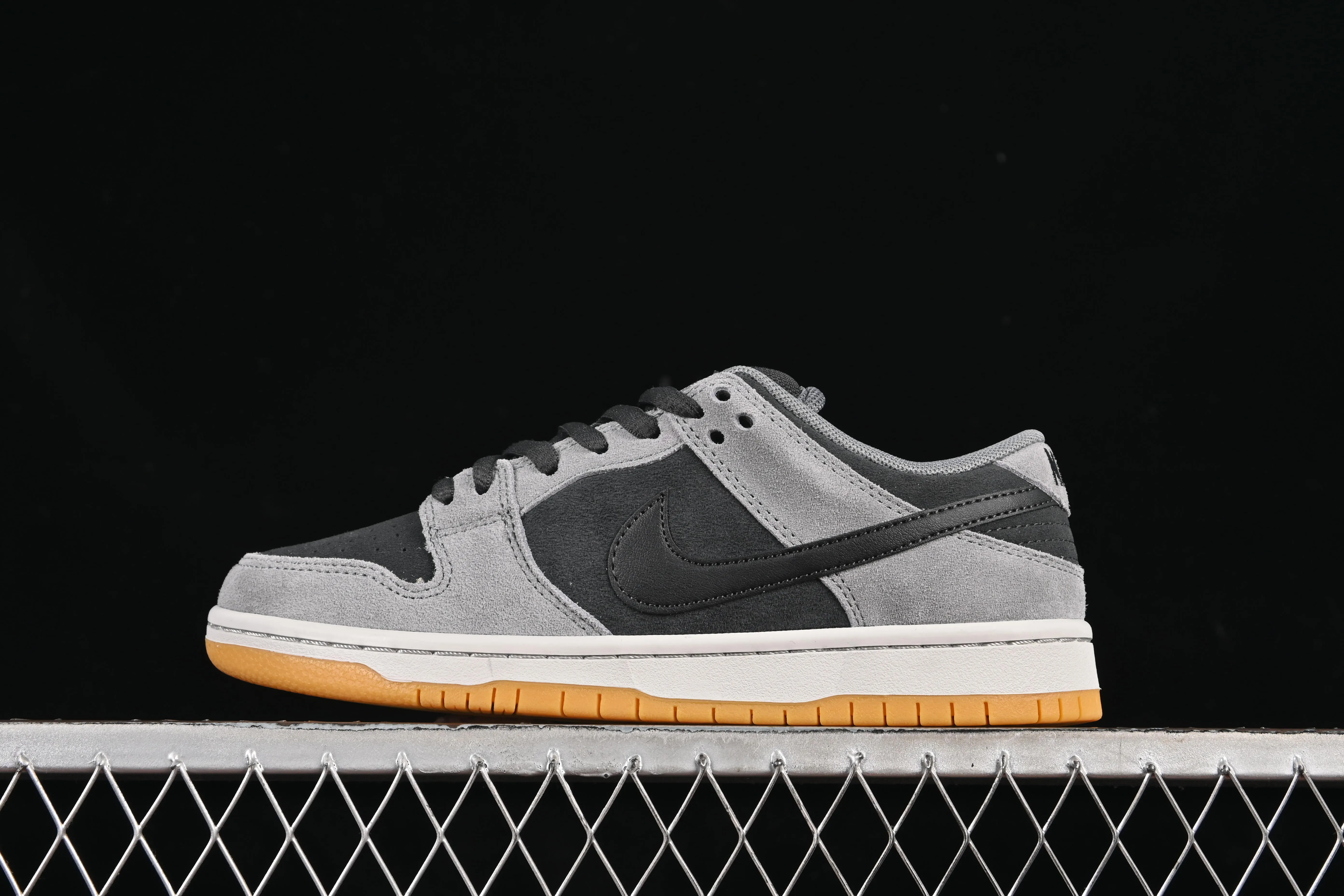 All categories Nk SB Dunk series Nk SB Dunk Low low-top sneakers Nike SB Dunk Low black gray low-top casual sneakers HF3063-001